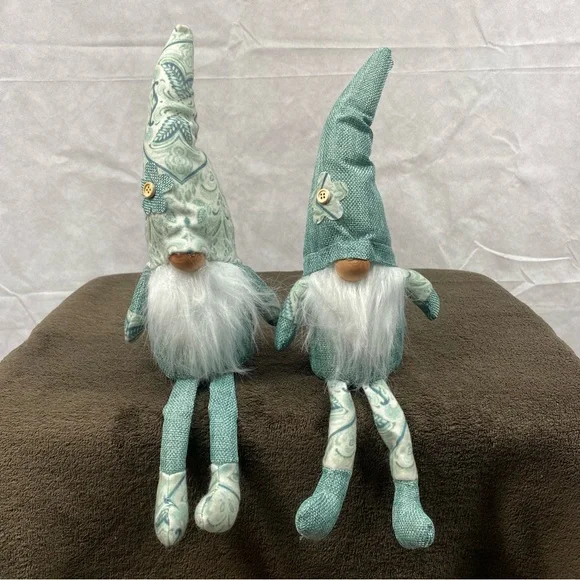 Mera Vic Mint and Paisley Gnomes - Picture 3 of 3
